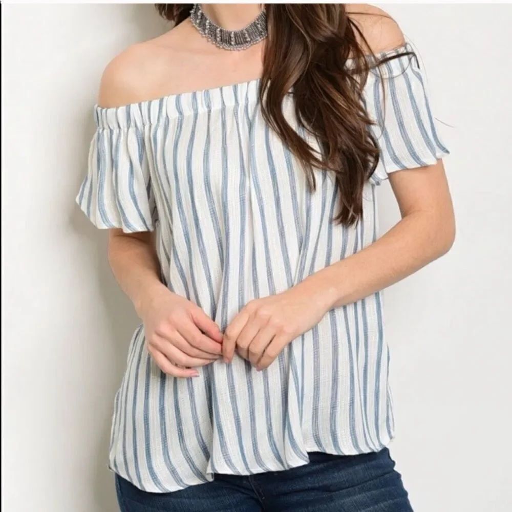 ✨Off the Shoulder Striped Top✨